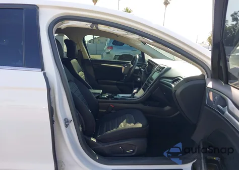 2016 Ford Fusion Se z USA, uszkodzony, nr VIN 3FA6P0H74GR247156